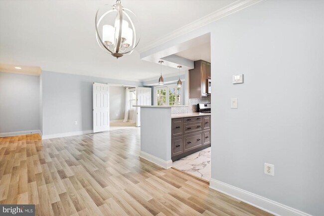 Building Photo - 5909 Quantrell Ave