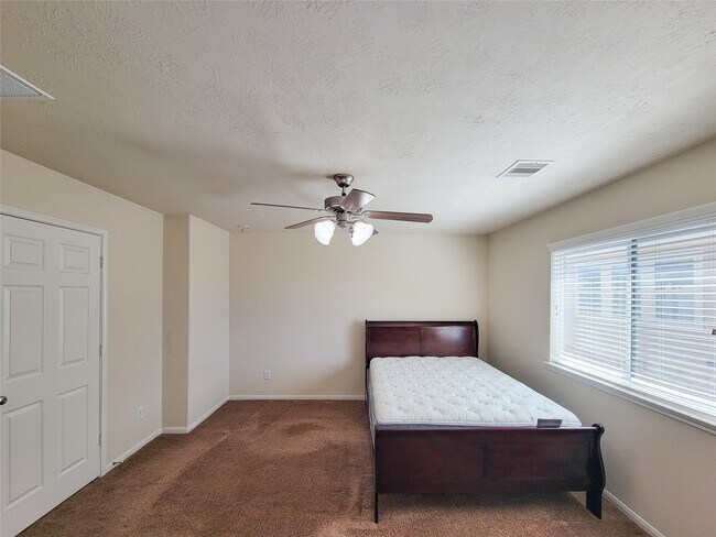 Building Photo - 26307 Langdon Ct