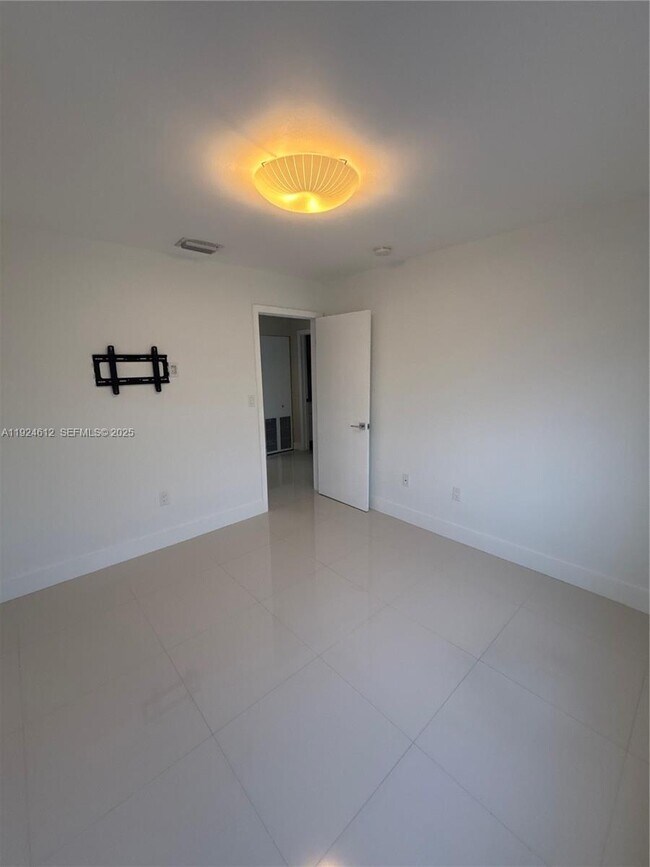 Building Photo - 13765 SW 160th Terrace