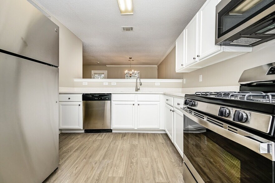 Building Photo - 675 Barshay Dr