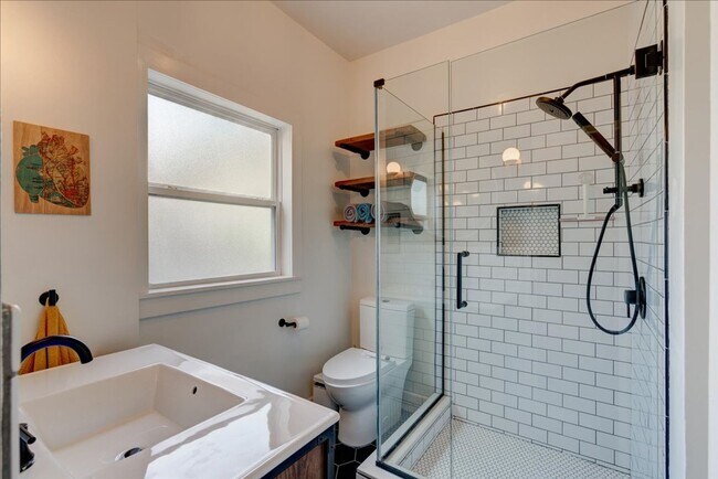 Building Photo - Classic Craftsman with Modern Amenities 2-Bedroom, 2-Bath Rental Home in the Heart of Golden Hill...