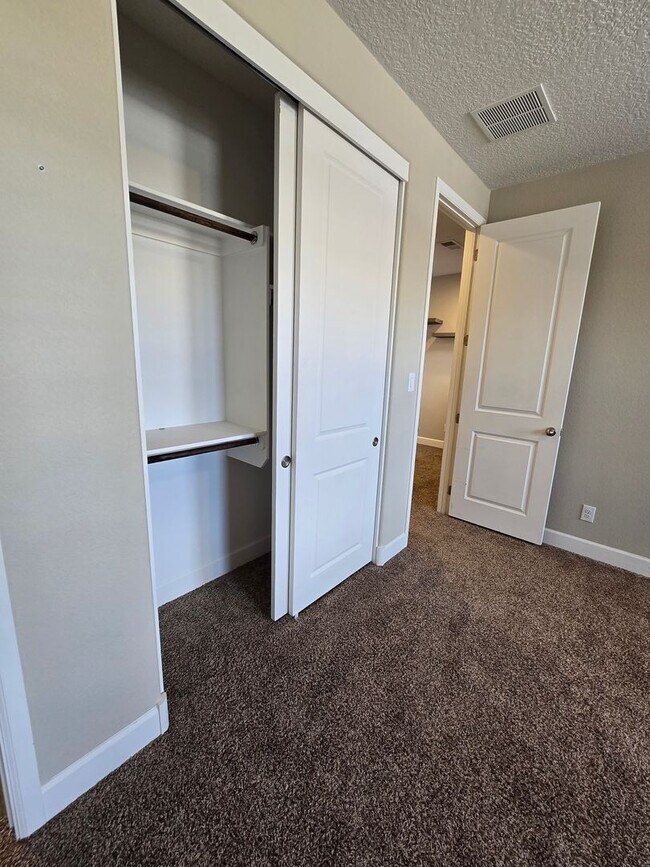 Building Photo - COMING SOON! Beautiful 4 bed, 3.5 bath in ...