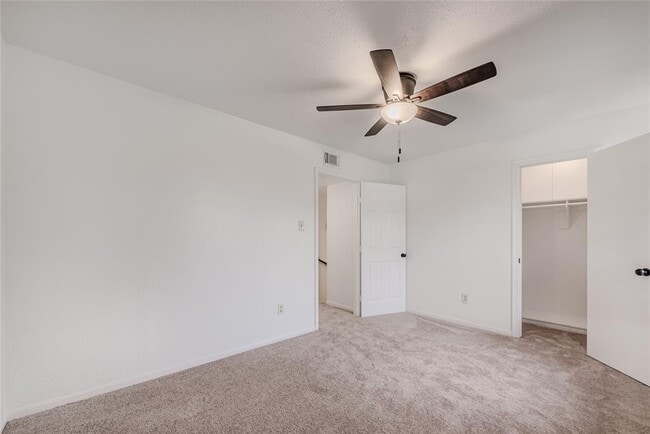 Building Photo - 1803 Country Village Blvd