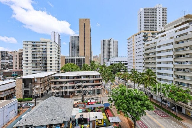 Building Photo - 2442 Kuhio Ave