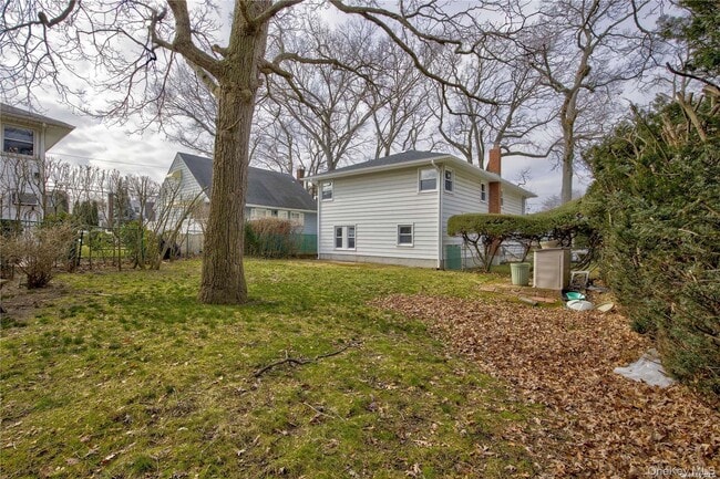 Building Photo - 207 Catherine Ave