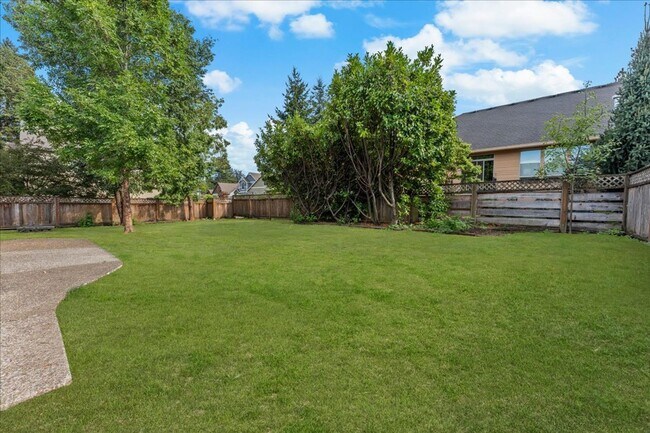 Building Photo - Renovated 4-bdrm, 2-bath Tualatin home—Corner lot, fenced yard, & prime location