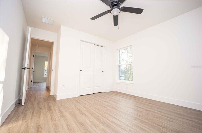 Building Photo - 8765 SE 160th Pl