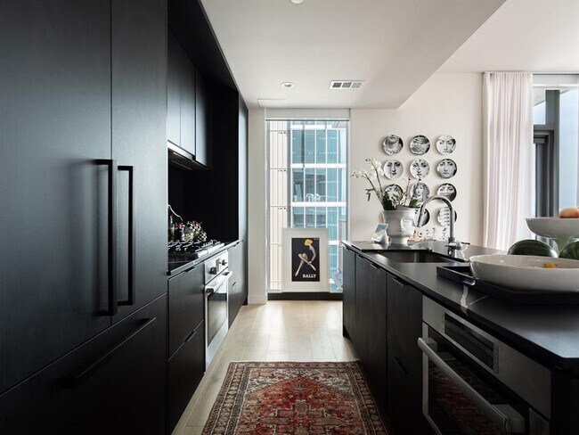 Building Photo - 44 East Ave