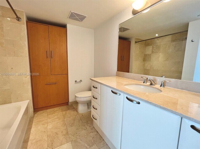 Building Photo - 2101 Brickell Ave