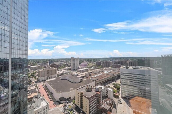 Building Photo - 5 Renaissance Square