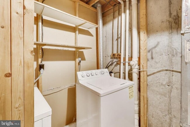 Building Photo - 18 Indian Hills Ct