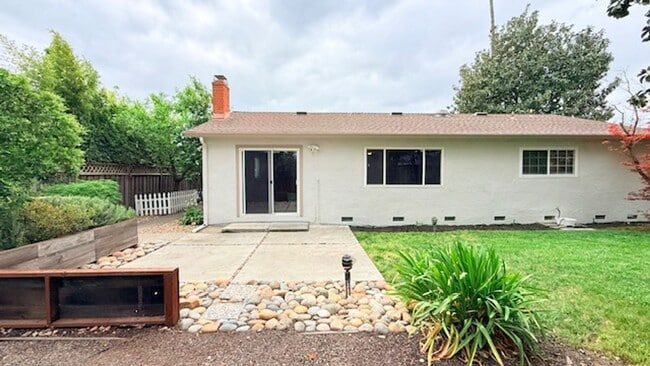 Building Photo - Charming 3BD/2BA, Single-Story, Ranch-Style Home in Broadmoor Area of San Ramon- Available NOW!