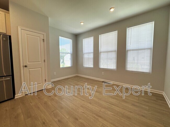 Building Photo - 2817 Beacon Bend Xing