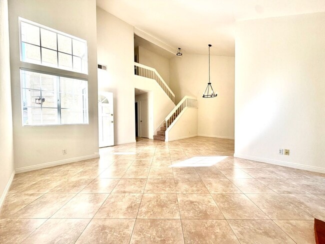 Building Photo - 3 Bedroom spacious home in Irvine (Northwood Glen)