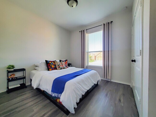 Building Photo - 14120 James Garfield St