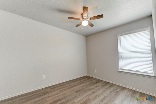 Building Photo - 119 Lost Trl