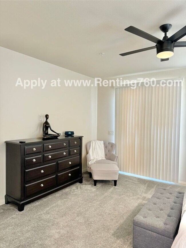 Building Photo - Newer 4 Bedroom 3 Bathroom Home With Solar...