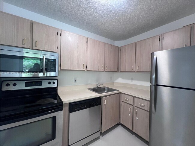 Building Photo - 10733 Cleary Blvd