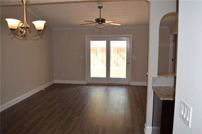 Building Photo - 227 Goshen Ln