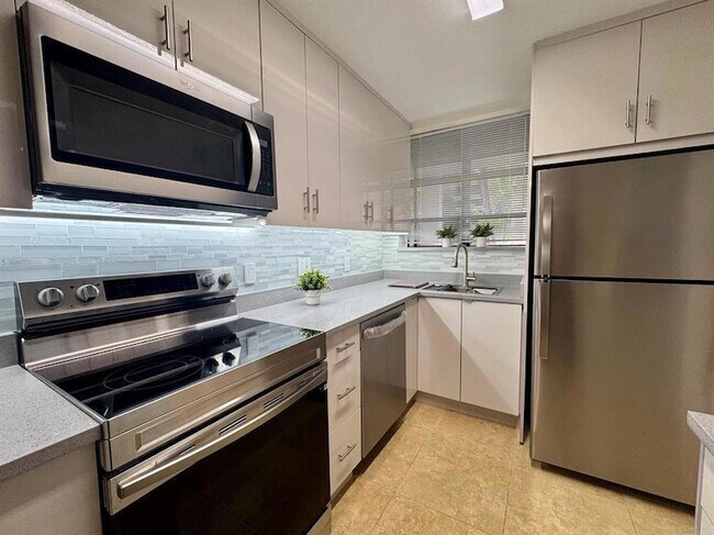 Building Photo - 1256 S Military Trail