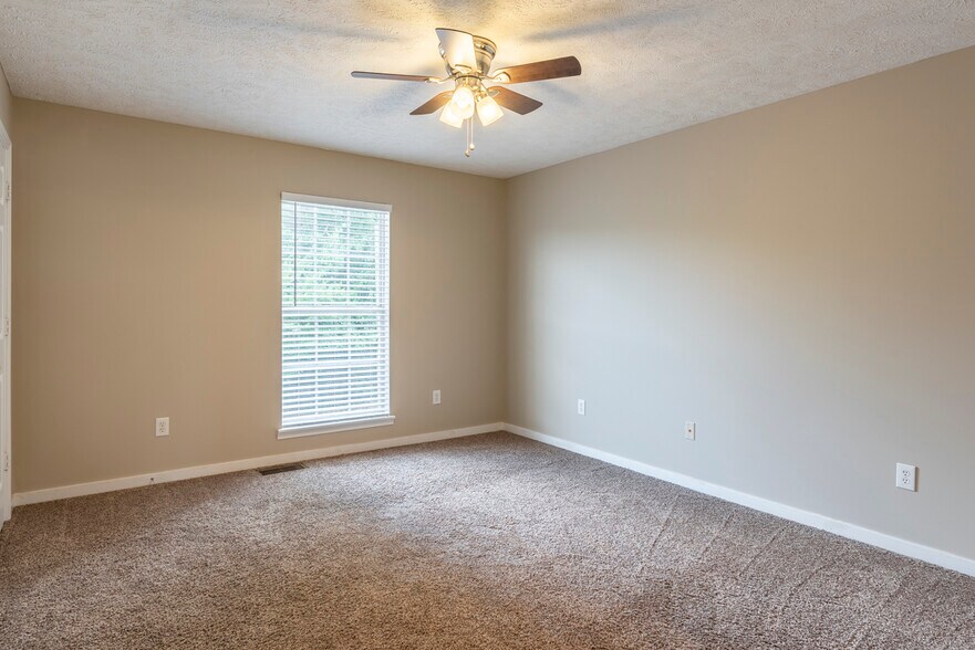 Building Photo - 1255 Louisville St