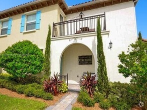 Building Photo - 4001 Cascada Cir