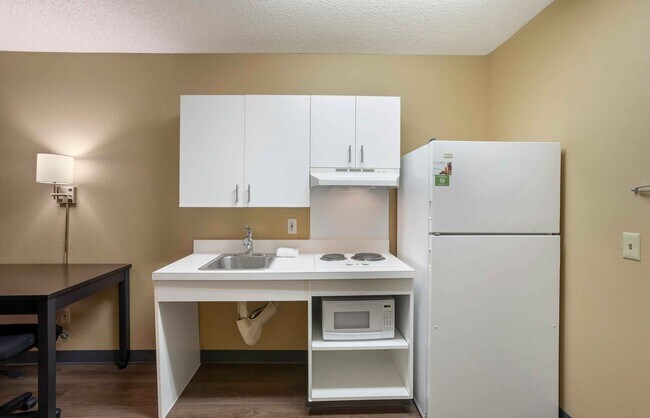 Building Photo - Furnished Studio-Springfield - South