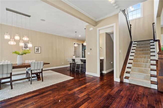 Building Photo - 261 1st St