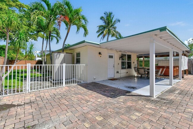 Building Photo - 244 Greymon Dr
