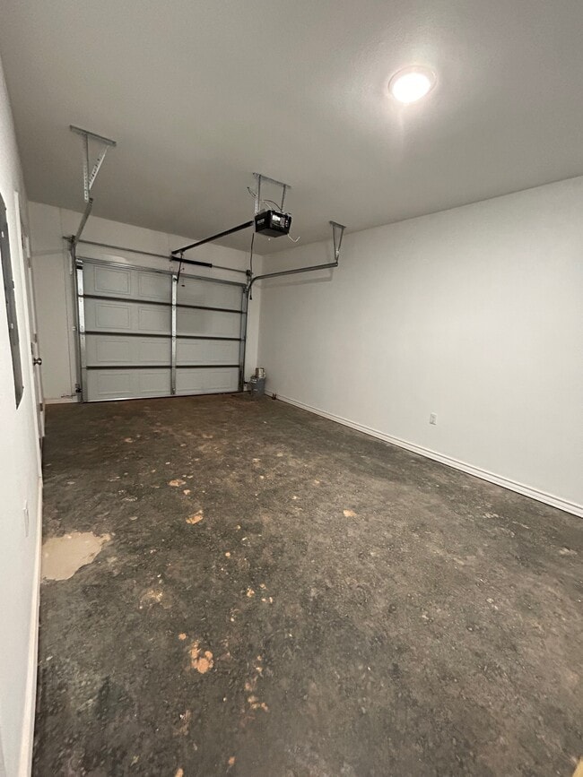 Building Photo - 3457-3457 Brooke Pl