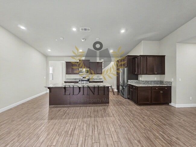 Building Photo - 1132 S Simon St