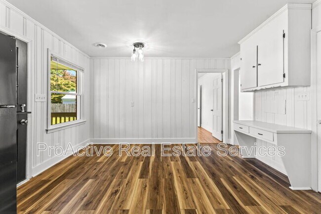 Building Photo - 1155 Melvin Dr