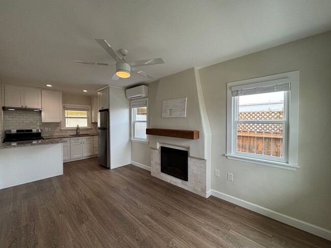 Building Photo - Charming 2BD/1BA Home in Morena with Large Yard, In-Unit Laundry & Detached Garage