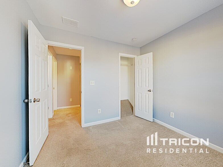 Building Photo - 3038 Deerborne Ct