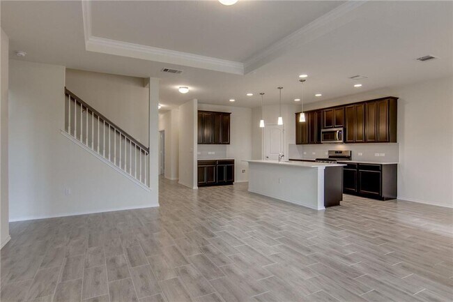 Building Photo - 6621 Hartlage St