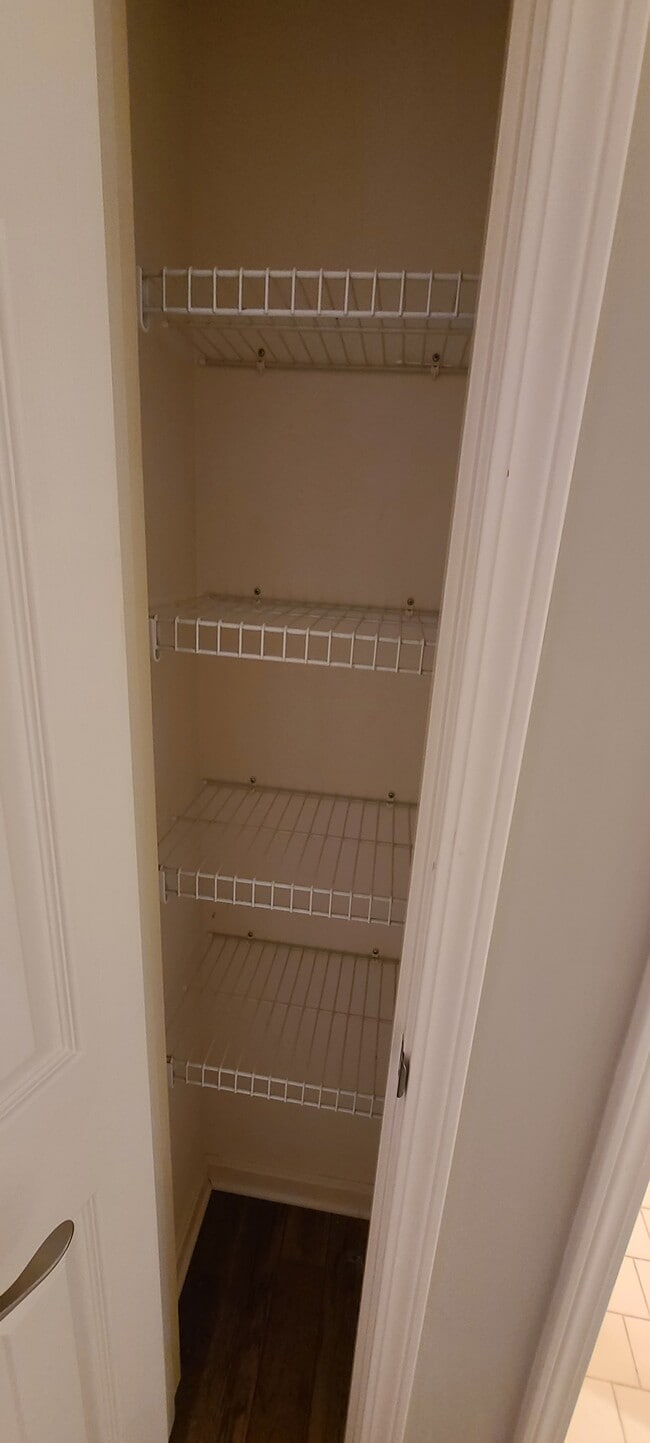 Linen Closet - 3721 Bardstown Rd