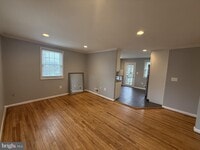 Building Photo - 1627 Quarter Ave