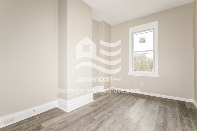 Building Photo - 519 McClintock Ave