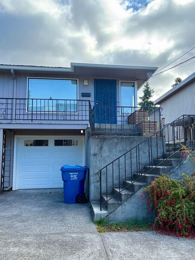 Building Photo - Darling Fully Remodeled Two Bedroom with G...