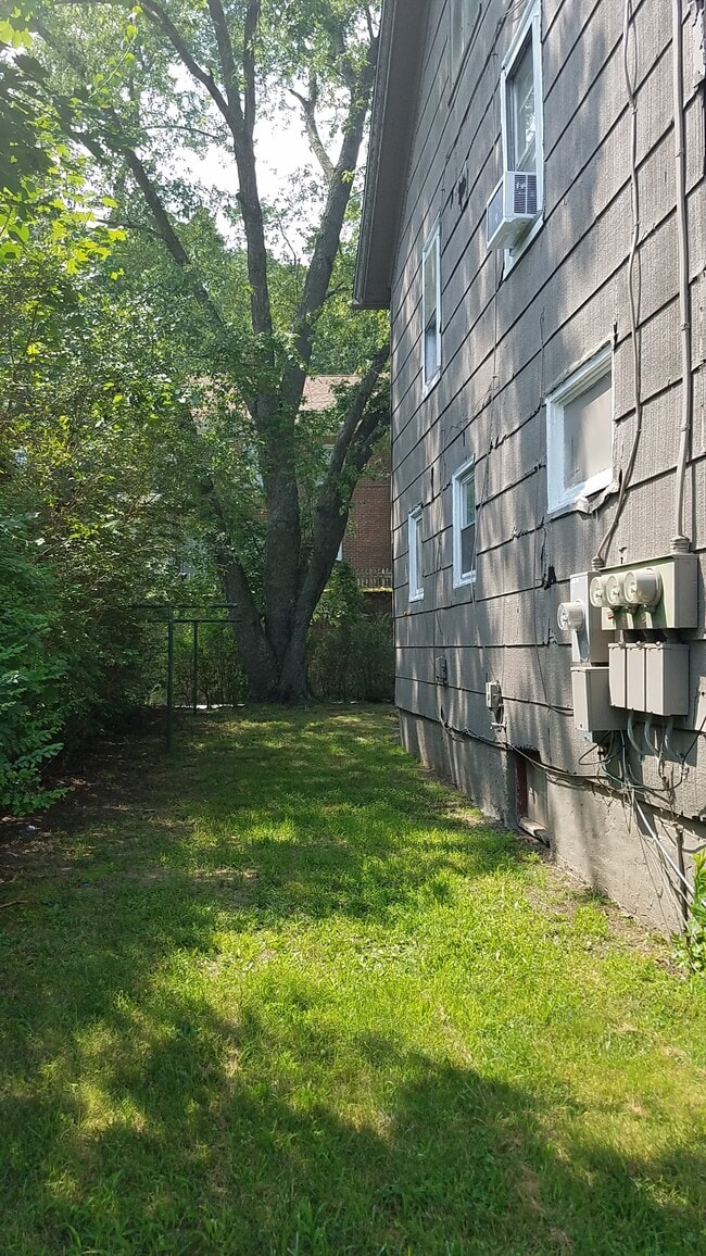 SideYard - 11 Shetucket Ave