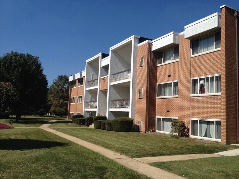The Yorklyn Apartments and Townhomes 139 Silver Spur Dr York PA 17402