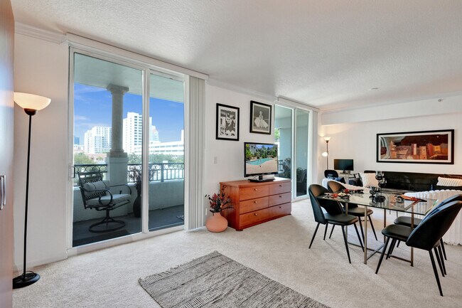 Building Photo - 600 S Dixie Hwy