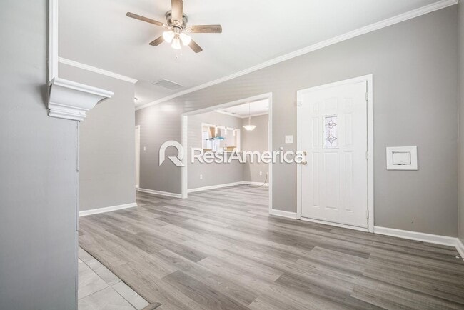 Building Photo - Beautiful Midtown Bungalow- Fully Updated!