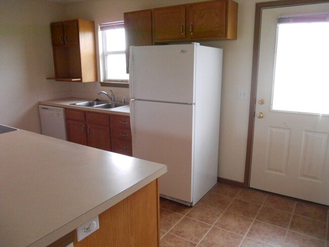 Building Photo - 322 Baker St