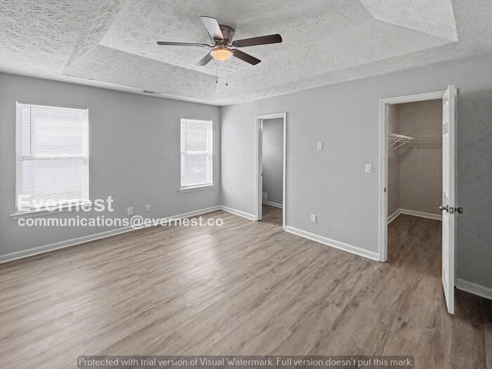 Building Photo - 972 Maple Leaf Ridge