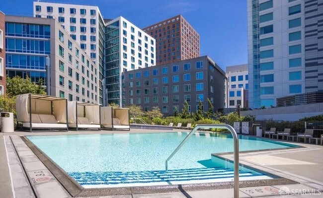 Building Photo - 1000 3rd St