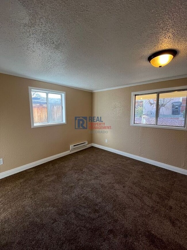 Building Photo - 2120 W Gill Pl