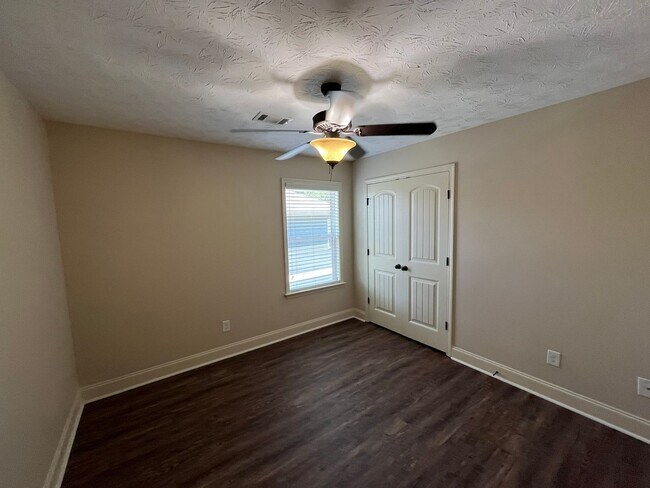 Building Photo - 1247 Cottage Pointe Ct