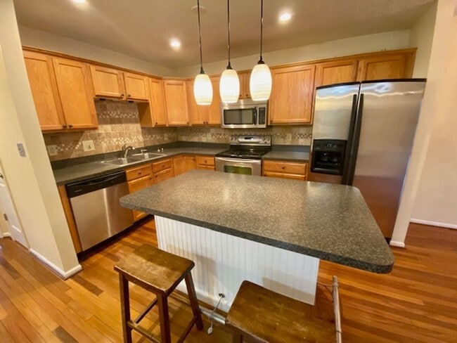 Building Photo - COMING SOON!! Beautiful 3 Bedroom 2 Full bathroom condo in Franklin Township in Southeast Indy!