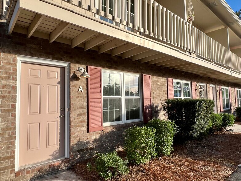 Facade - 274 Fleming Rd